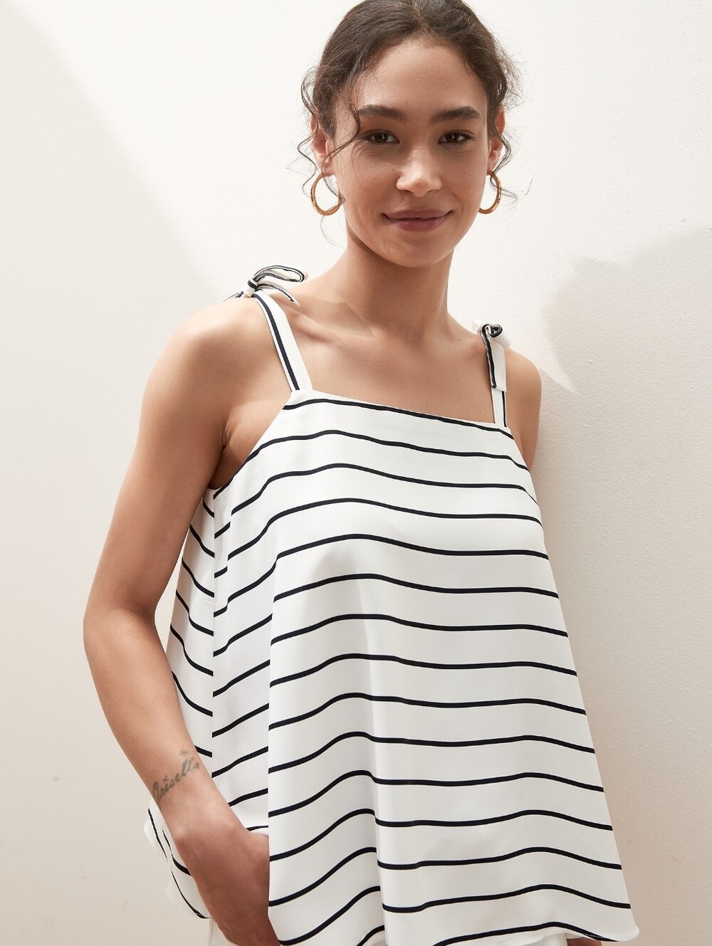Banana Republic White and Black Striped Tie-Shoulder Swing Tank Sz Medium